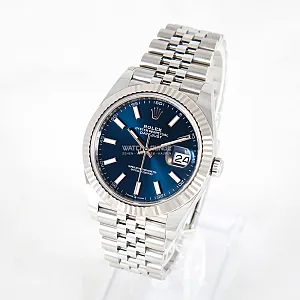 03795_watchlounge_lo.jpg