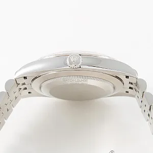 03796_watchlounge_lo.jpg