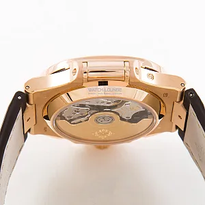 04045_watchlounge_lo.jpg