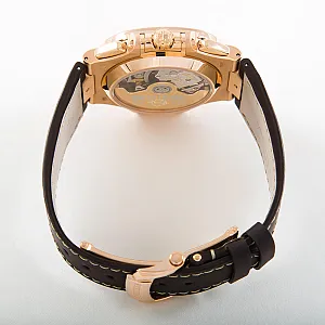 04047_watchlounge_lo.jpg