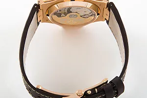 04047_watchlounge_lo.jpg