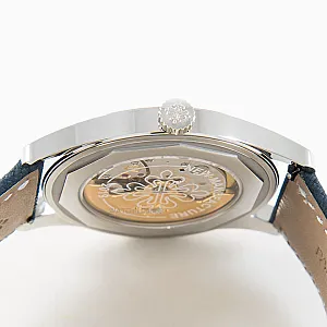04055_watchlounge_lo.jpg