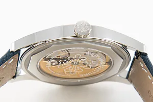 04055_watchlounge_lo.jpg