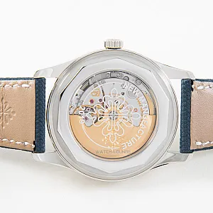 04057_watchlounge_lo.jpg