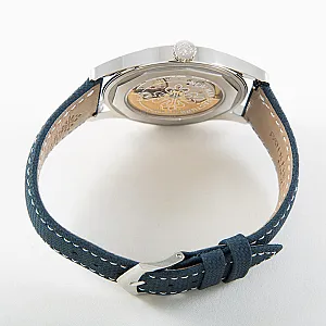 04058_watchlounge_lo.jpg