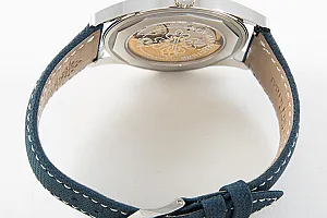 04058_watchlounge_lo.jpg