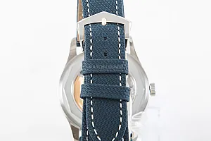 04059_watchlounge_lo.jpg