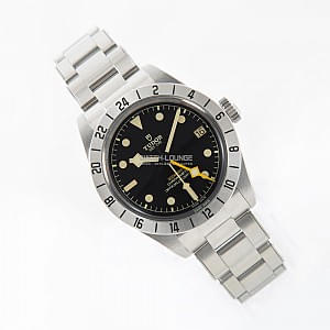 04073_watchlounge_lo.jpg