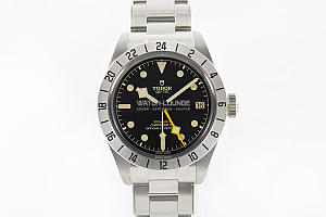 04074_watchlounge_lo.jpg