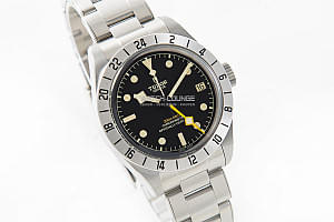 04075_watchlounge_lo.jpg