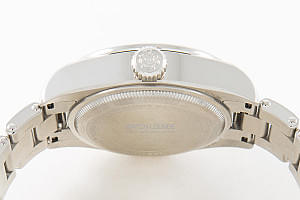04077_watchlounge_lo.jpg