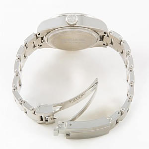 04079_watchlounge_lo.jpg
