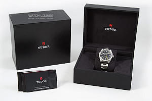 04081_watchlounge_lo.jpg
