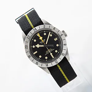 04083_watchlounge_lo.jpg