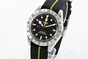 04086_watchlounge_lo.jpg