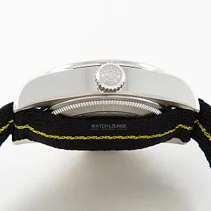 04087_watchlounge_lo.jpg