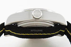 04087_watchlounge_lo.jpg