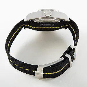 04089_watchlounge_lo.jpg