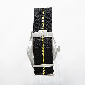 04090_watchlounge_lo.jpg