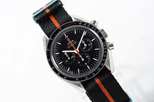 04123_watchlounge.jpg