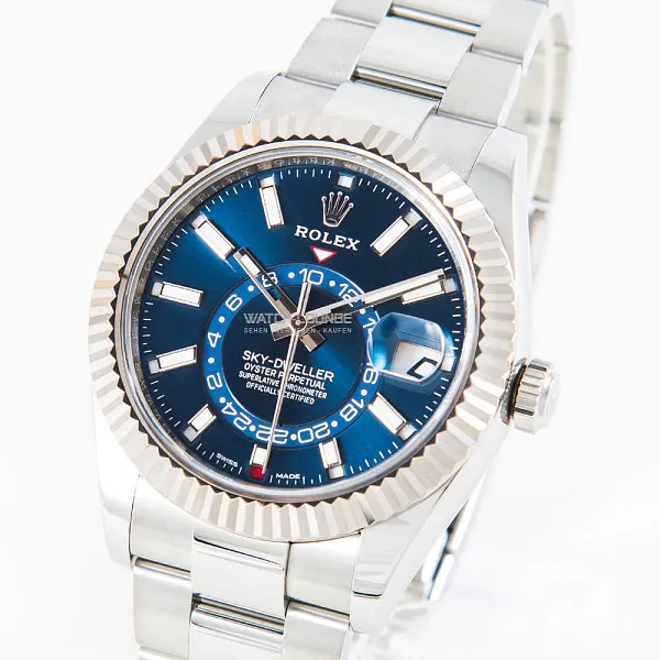 04299_watchlounge_lo_2.jpg