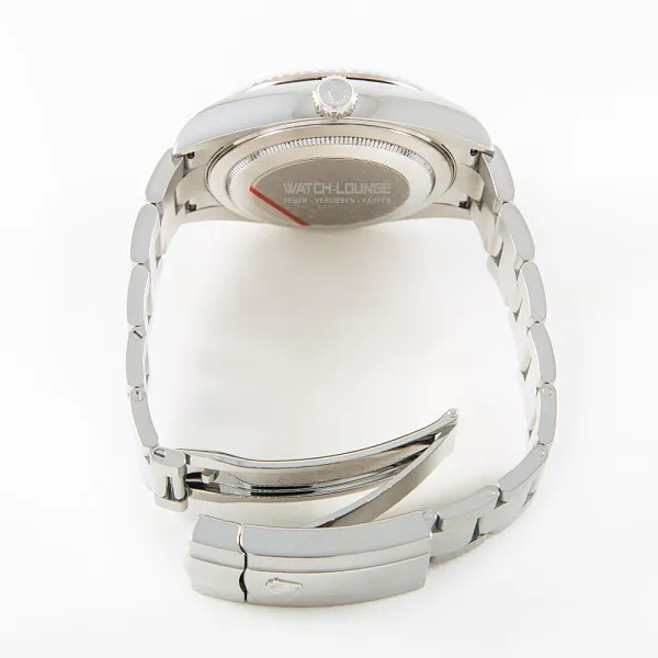 04306_watchlounge_lo.jpg