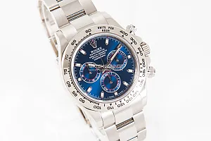 04324_watchlounge_lo.jpg