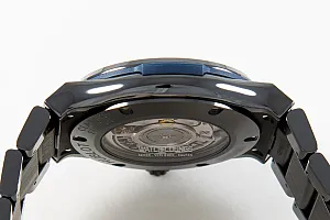 04370_watchlounge_lo.jpg