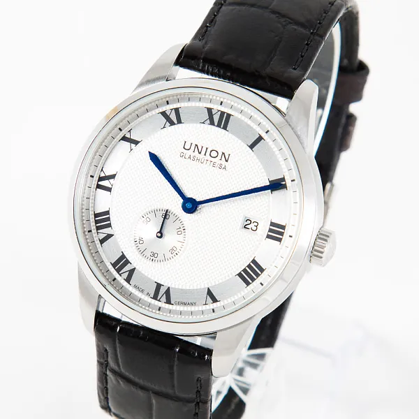 04388_watchlounge.jpg