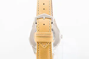 04433_watchlounge_lo.jpg