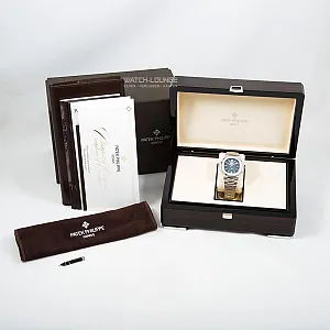 04446_watchlounge_lo.jpg