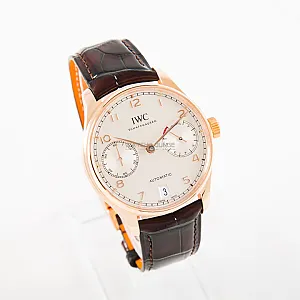 04520_watchlounge_lo.jpg