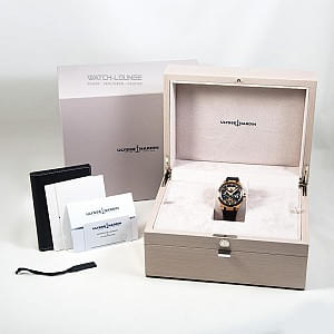 04564_watchlounge_lo.jpg