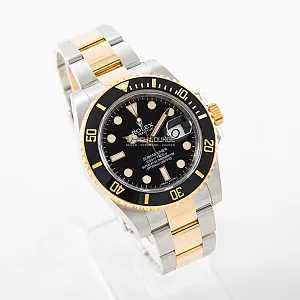 04676_watchlounge_lo.jpg