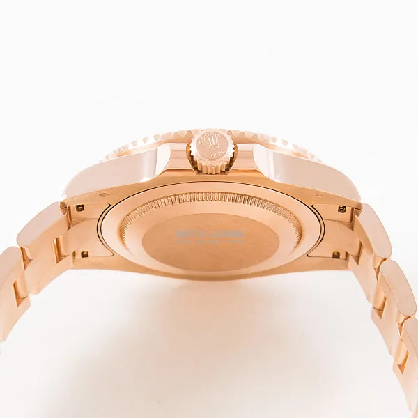 04763_watchlounge_lo.jpg