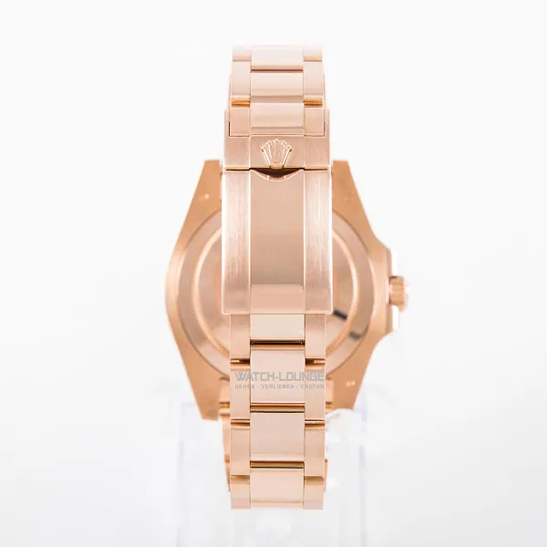 04766_watchlounge_lo.jpg