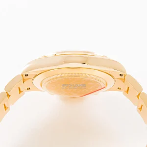 04807_watchlounge_lo_1.jpg