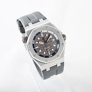 05056_watchlounge_lo.jpg