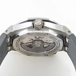 05058_watchlounge_lo.jpg