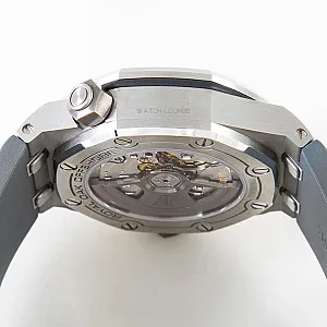 05059_watchlounge_lo.jpg