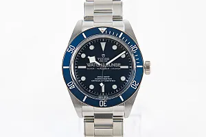 05120_watchlounge_lo.jpg