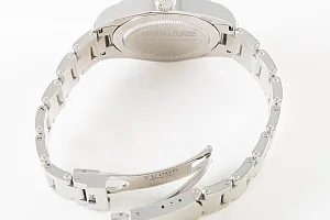 05125_watchlounge_lo.jpg