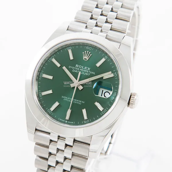 05148_watchlounge_lo_1.jpg