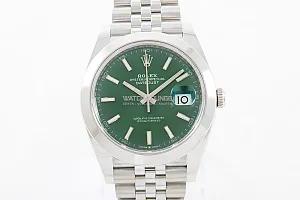 05150_watchlounge_lo.jpg