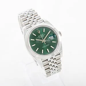 05151_watchlounge_lo.jpg