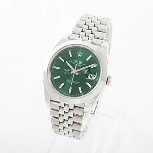 05152_watchlounge_lo.jpg