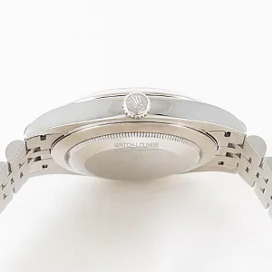 05153_watchlounge_lo.jpg