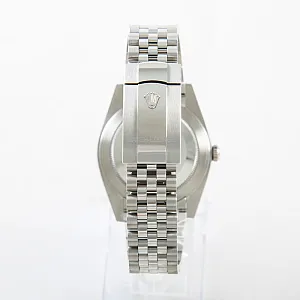 05156_watchlounge_lo.jpg