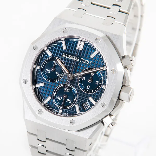 05169_watchlounge_lo_1.jpg