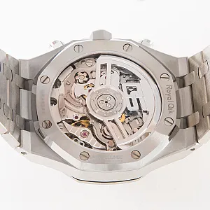 05176_watchlounge_lo.jpg